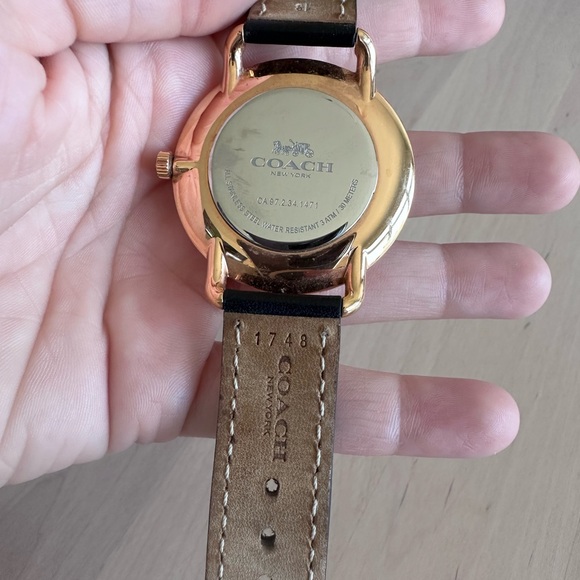 Coach Watch - Picture 4 of 12